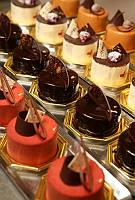 Padova - Pasticceria Biasetto- Luigi e Alessandro Biasetto Maestri cioccolatieri con il loro staff e la famosa torta dei 7 Veli Foto Gianluca Moggi/Sestini